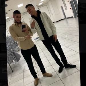 Meet your Posher, Cesar